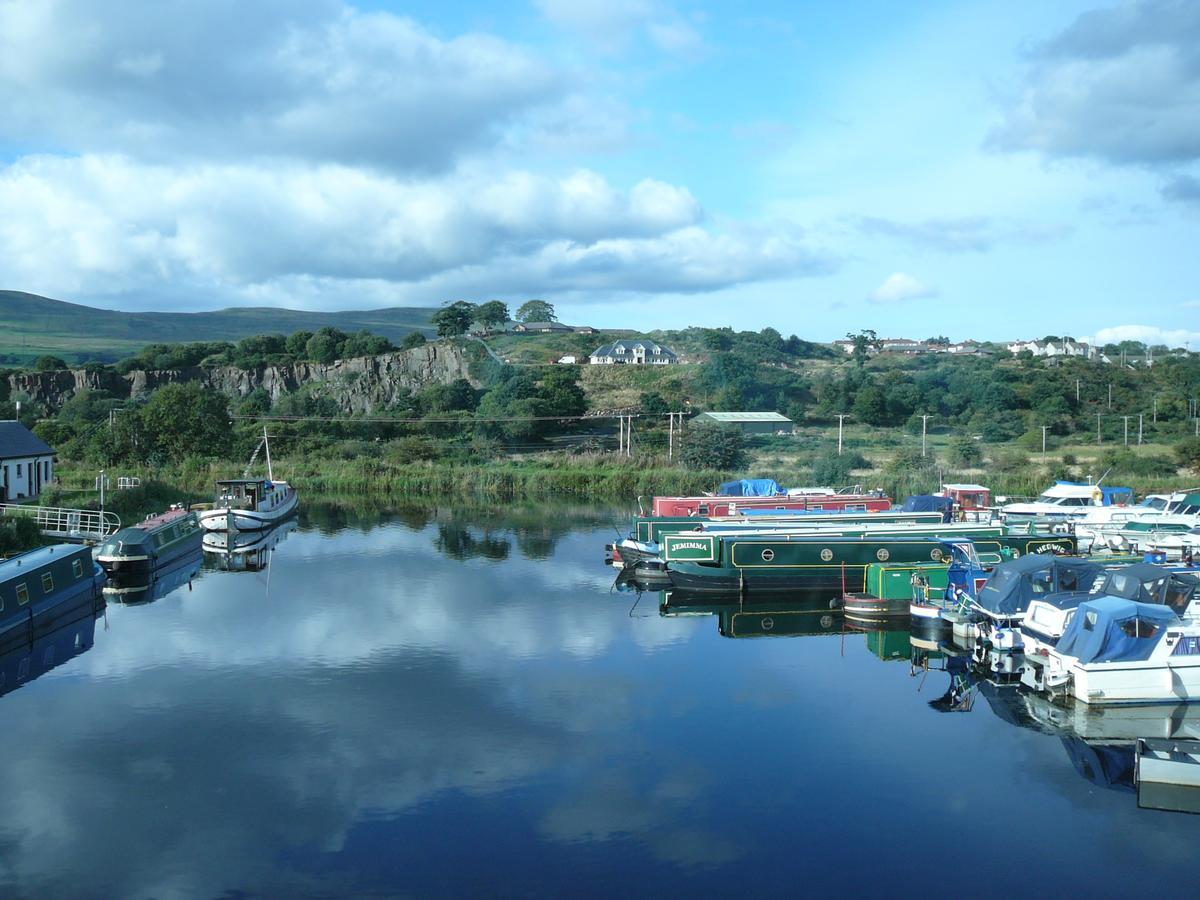 The Boat House Hotel Kilsyth Exterior photo