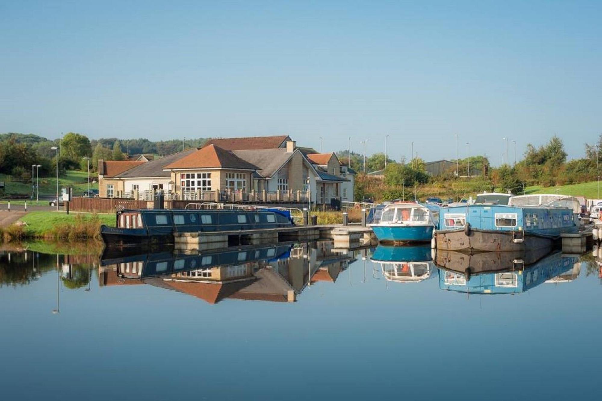 The Boat House Hotel Kilsyth Exterior photo